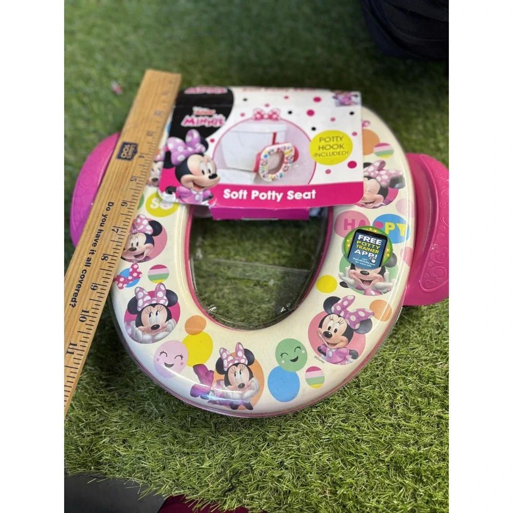 NEW Disney  Minnie Mouse‎ TOILET SEAT  Seat With Potty Hook Pink  18M+
